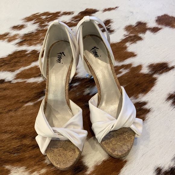 Fioni heels like new - Picture 2 of 5